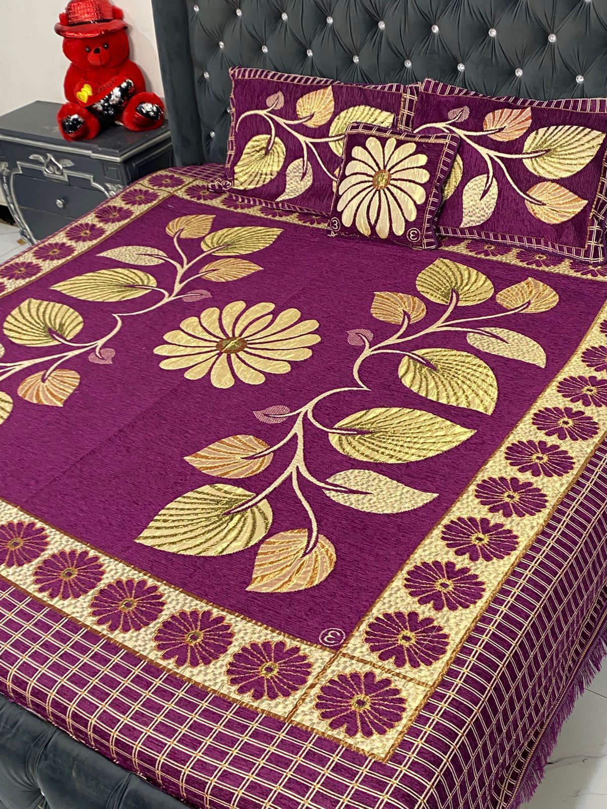 4pc velvet jacquard bedsheet 4pc velvet jacquard bedsheet